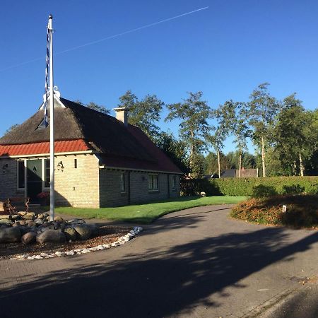 B&B Ut En Thus Sweagerbosk Buitenkant foto