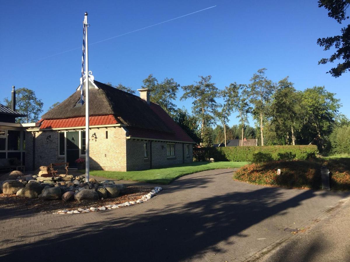 B&B Ut En Thus Sweagerbosk Buitenkant foto
